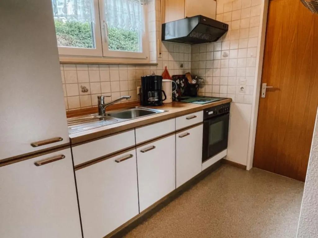 Voll ausgestattete Küche in der Ferienwohnung Haus Nadja